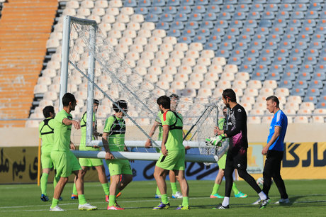 بررسی تیم ملی در روزنامه گاردین